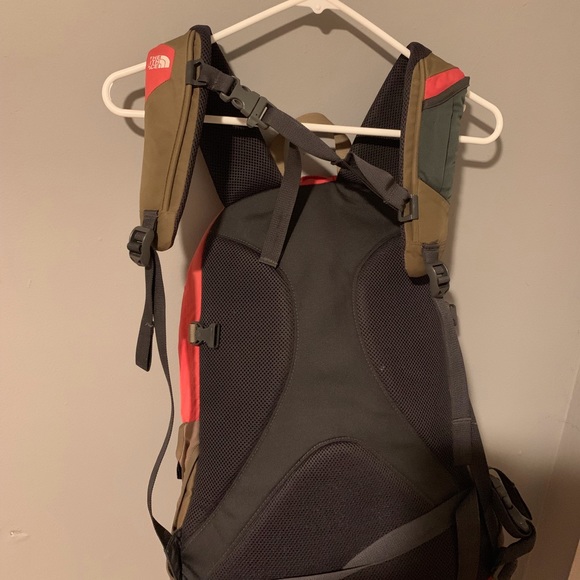 🔆 Northface Backpack 🔆 - Picture 2 of 4